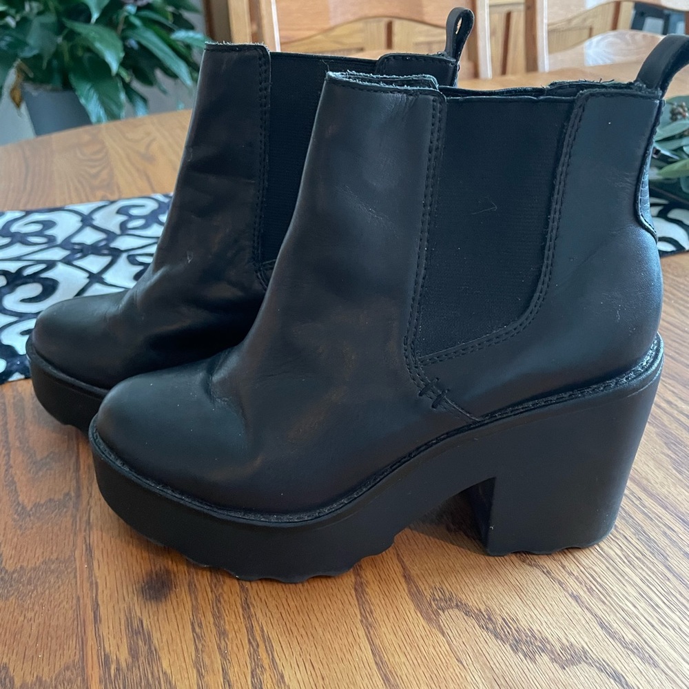 Steve Madden Platform Boots